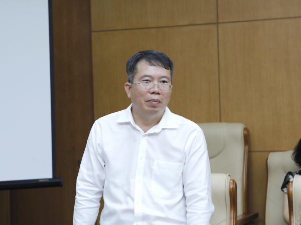 Viện trưởng Viện Nghiên cứu Lập pháp Nguyễn Văn Hiển phát biểu.jpg